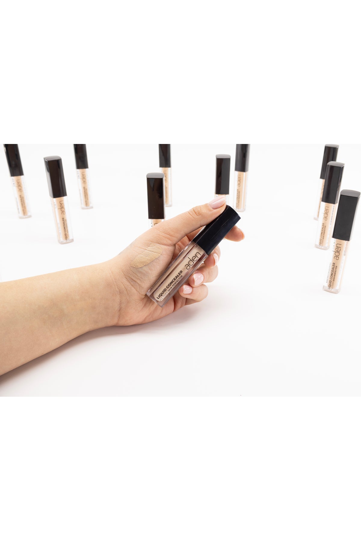 Under Cover Perfector Sıvı Kapatıcı